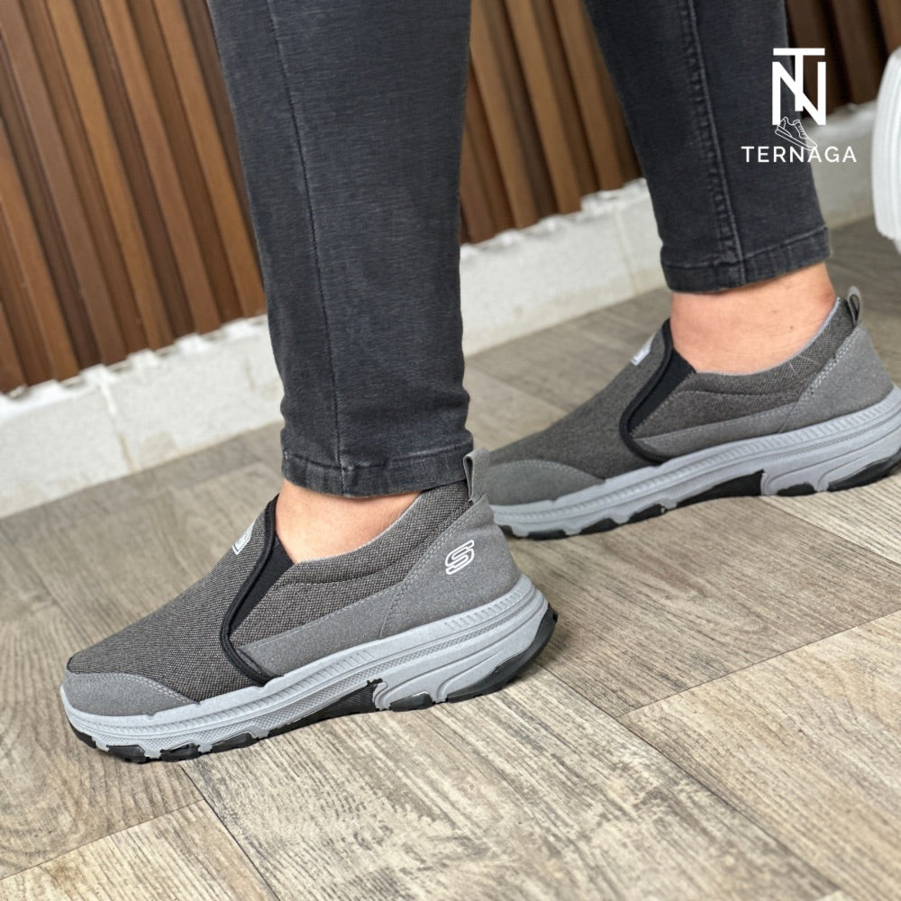 SKETCHERS WATER RESISTANT