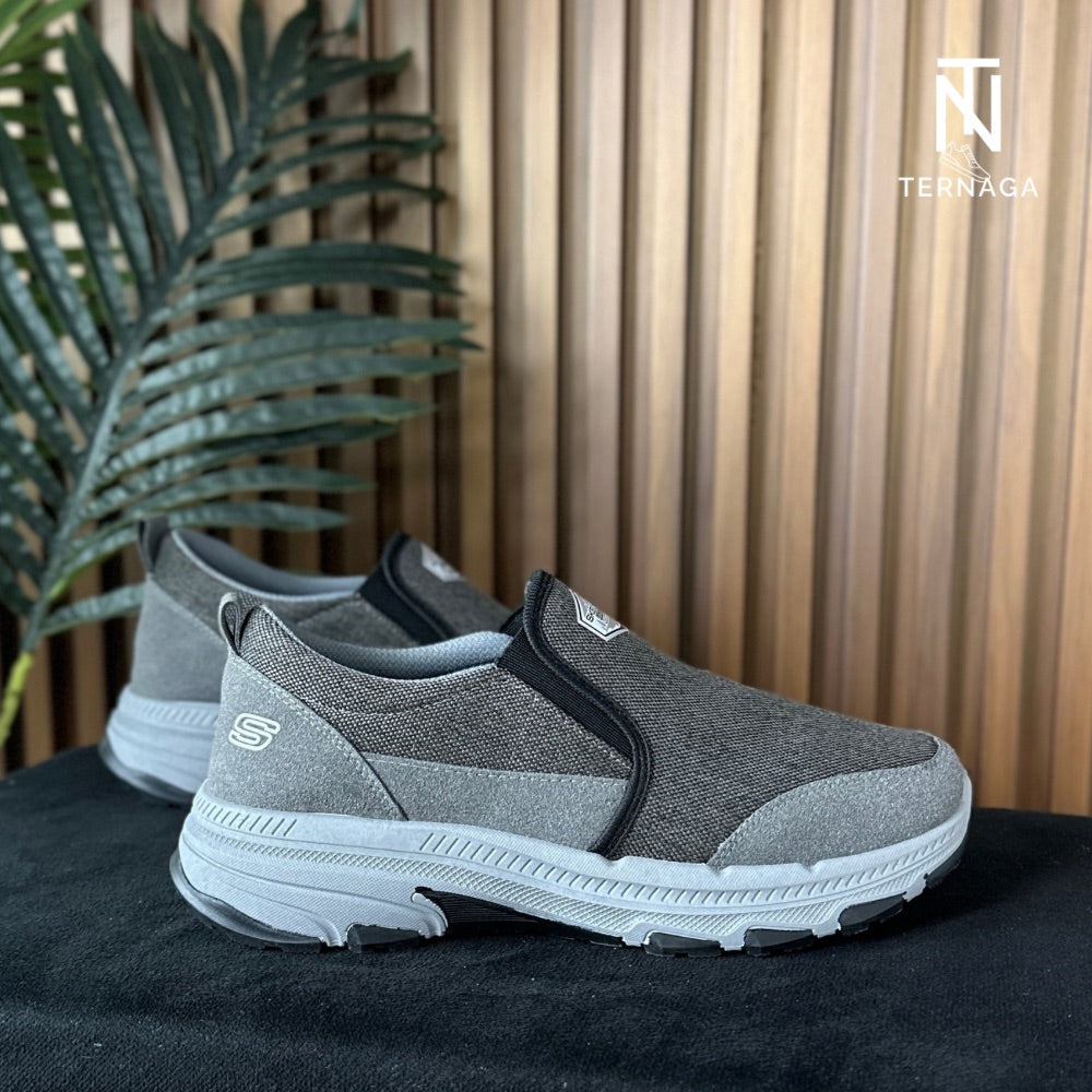 SKETCHERS WATER RESISTANT