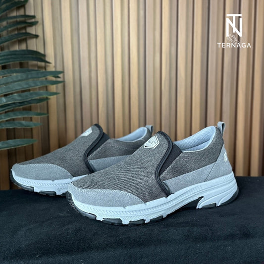 SKETCHERS WATER RESISTANT